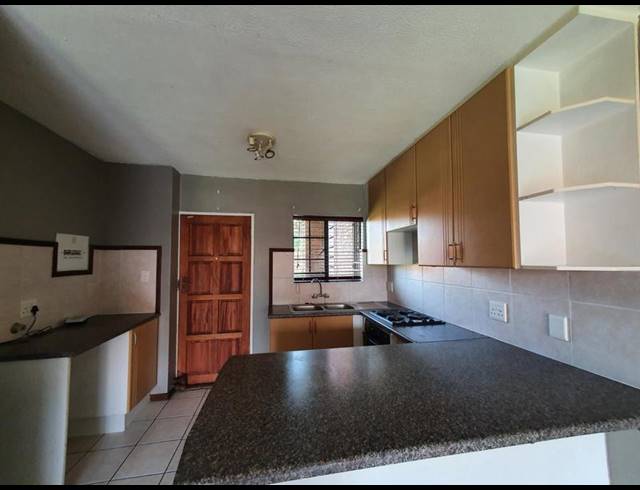 2 BEDROOM PROPERTY TO RENT IN MOOIKLOOF RIDGE ESTATE